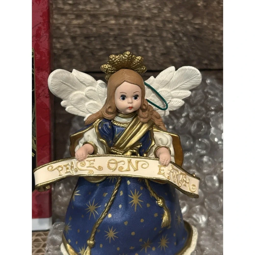 Hallmark ANGEL OF THE NATIVITY - #2 Madame Alexander Holiday Angels - Dated 1999